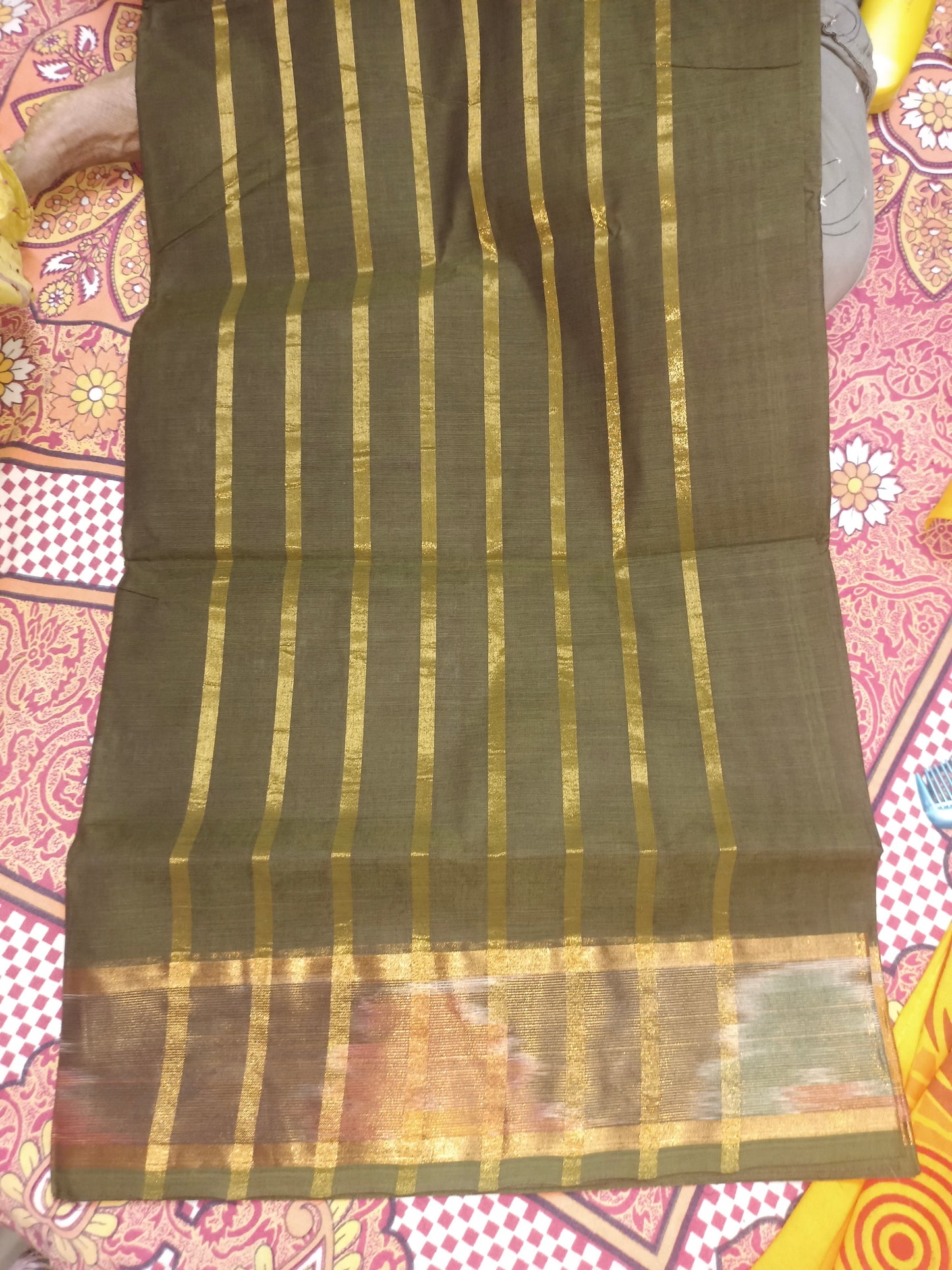 Pure Handloom Cotton Plain&nbsp; Mehndi Green Colour